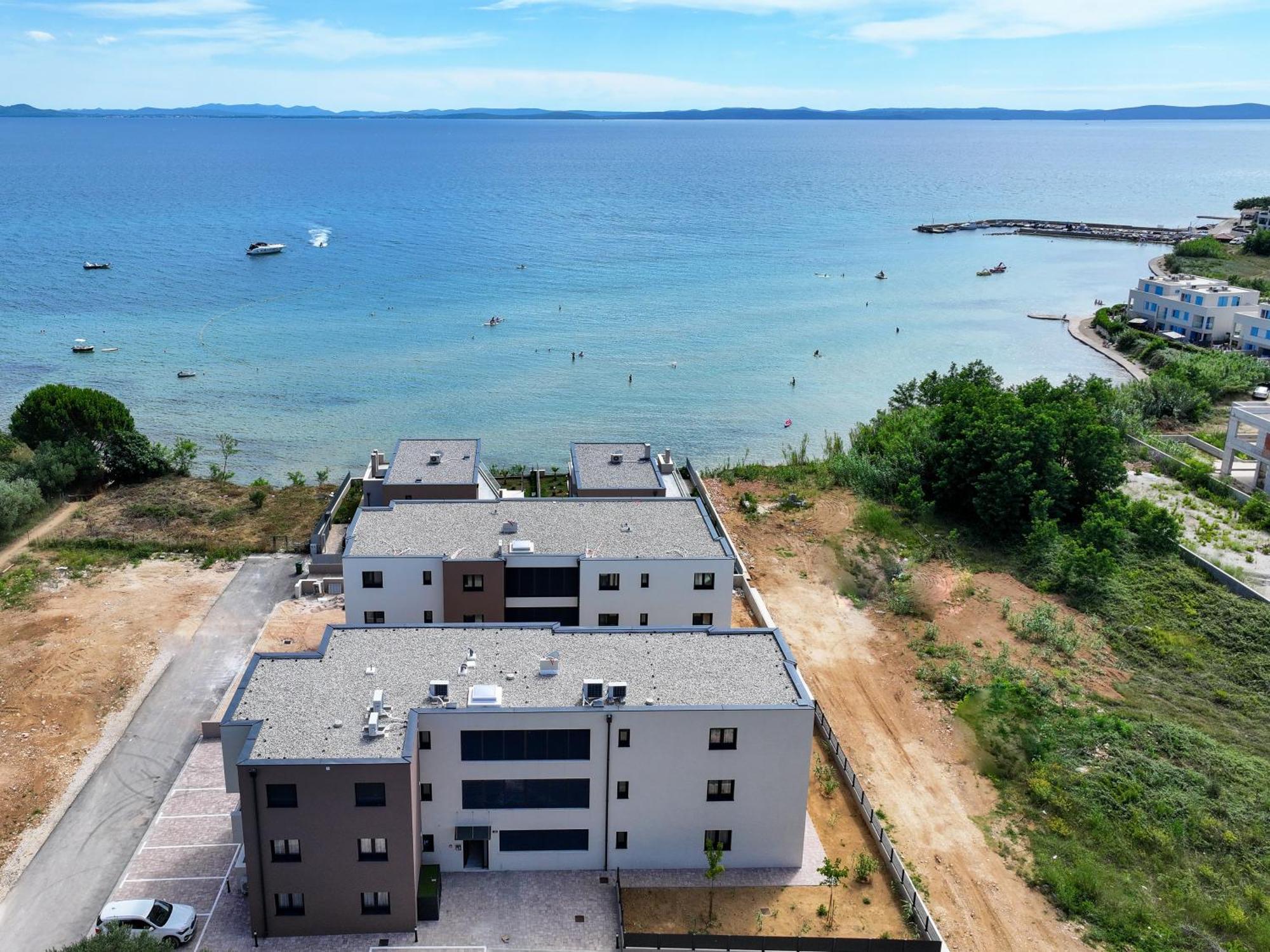 Deluxe Apartments Privlaka On The Sand ภายนอก รูปภาพ