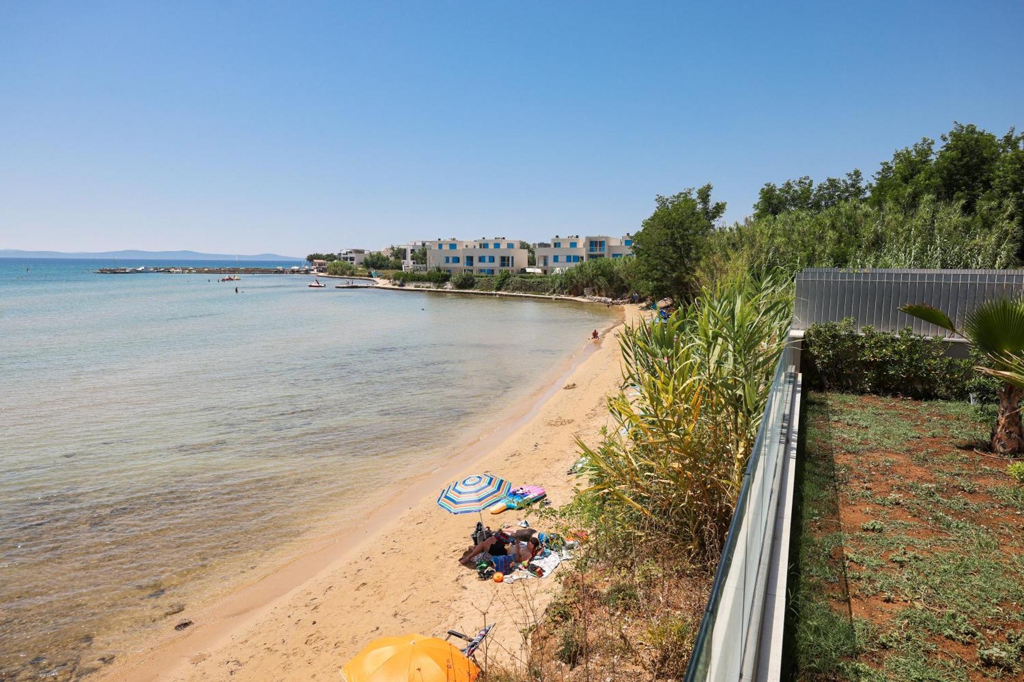 Deluxe Apartments Privlaka On The Sand ภายนอก รูปภาพ